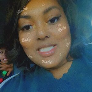 Meet your Posher, Kayla